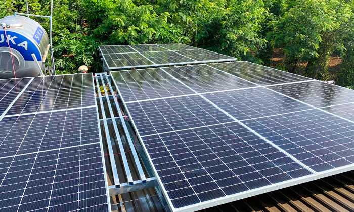 Các Yếu Tố Ảnh Hưởng Đến Số Lượng Tấm Pin Mặt Trời Cần Dùng
