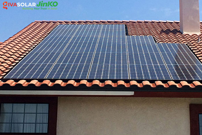 Mái nhà của bạn có đủ vững chắc để lắp các tấm pin mặt trời không 1