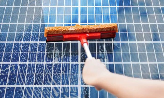 Các bước vệ sinh đèn năng lượng mặt trời